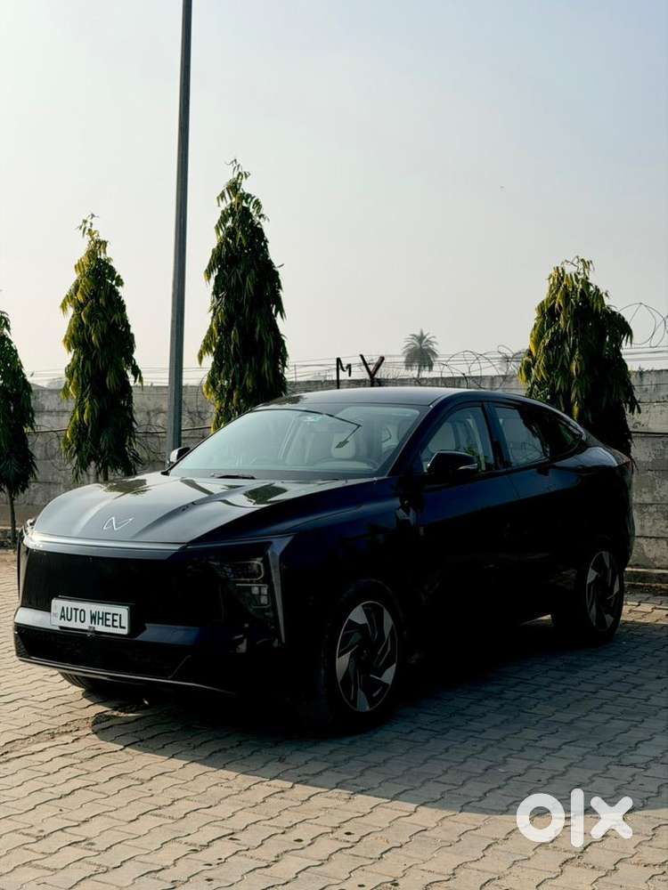 Mahindra Xev 9e 2025 Electric 9900 Km Driven