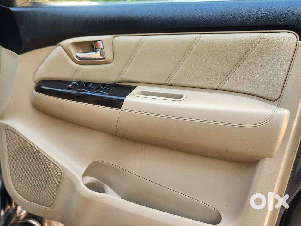 Toyota Fortuner 3.0 Ltd, 2015, Petrol