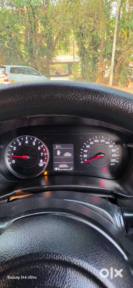 Maruti Suzuki Swift 1.2 Vxi (o), 2024, Petrol