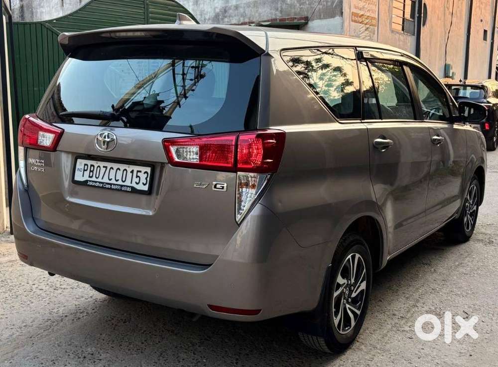 Toyota Innova Crysta, 2022, Petrol