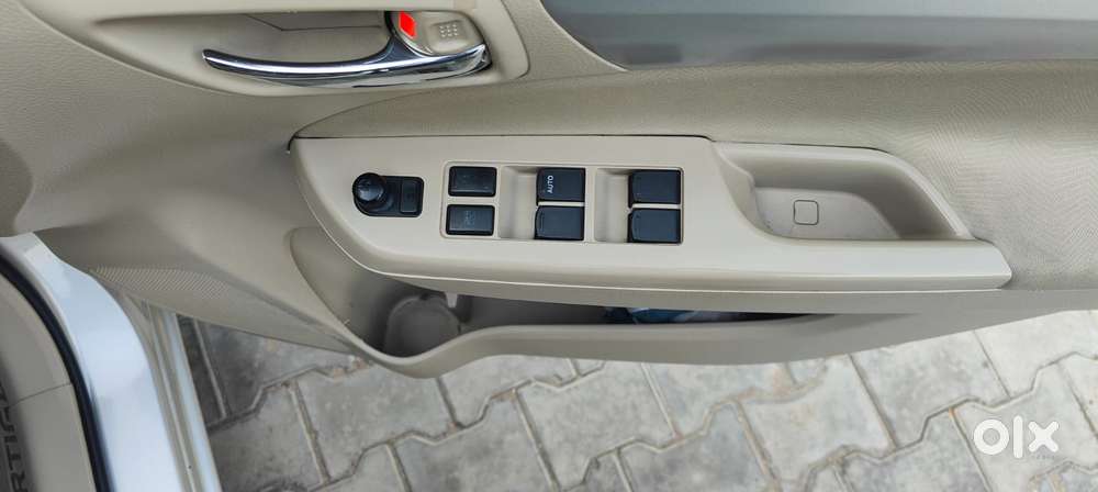 Maruti Suzuki Ertiga Vxi At, 2017, Petrol