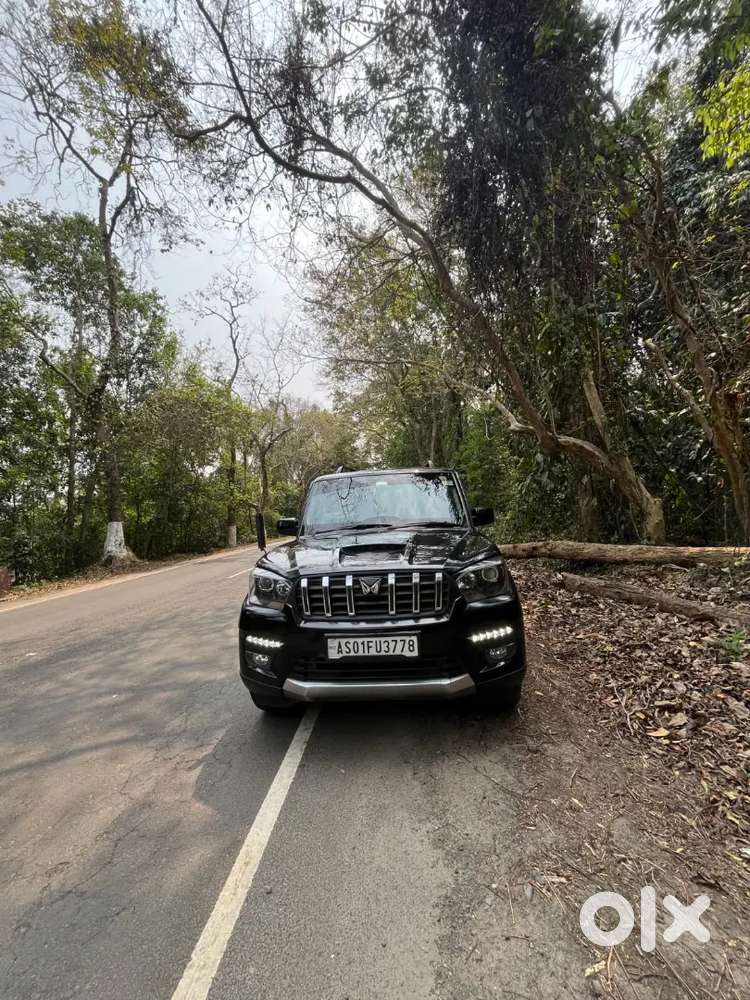 Mahindra Scorpio Classic S11
