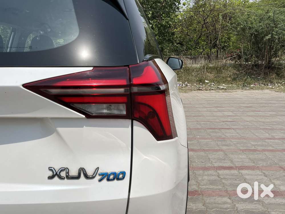 Mahindra Xuv700 2.0 Mx Petrol Mt 5 Str, 2023, Petrol