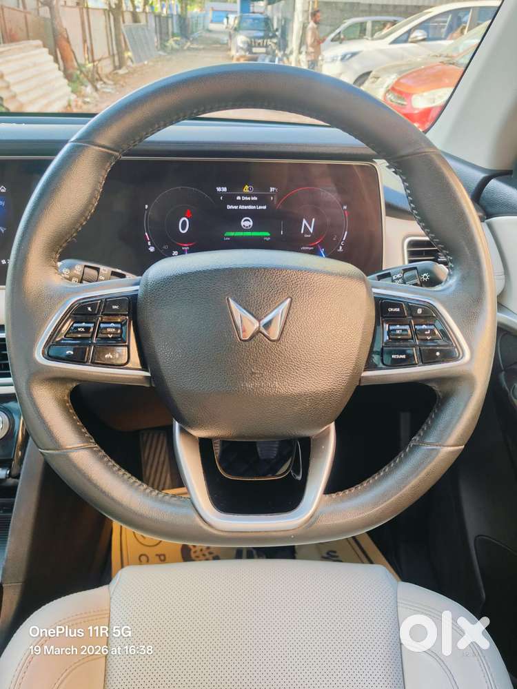 Mahindra Xuv700 2.2 Ax 7 Diesel Mt Luxury Pack Str, 2022, Diesel