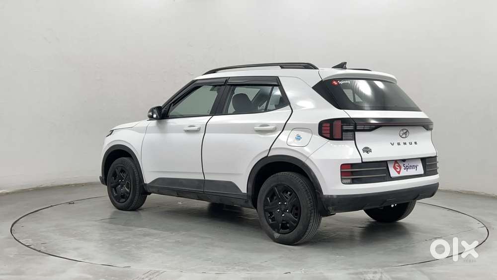 Hyundai Venue Sx Knight Edition  Mt, 2024, Petrol