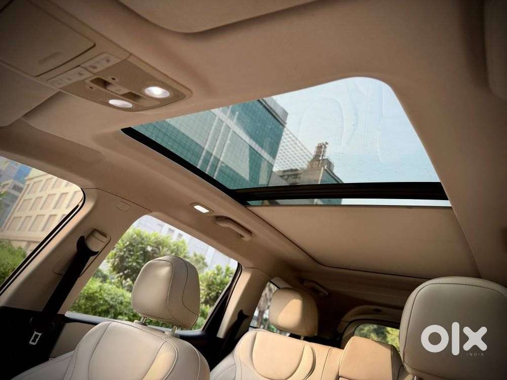 Mahindra Xuv700 2.0 Ax 7 Petrol At Str, 2023, Petrol