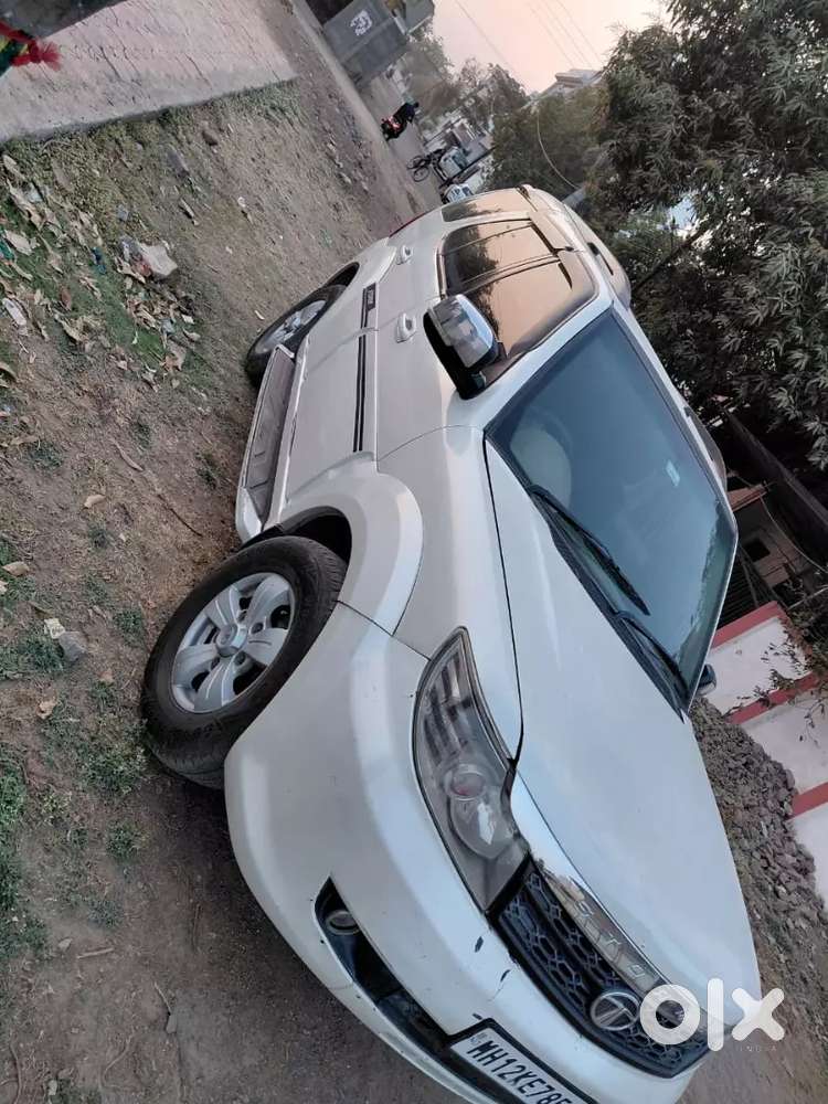 Tata Safari Strome 2013