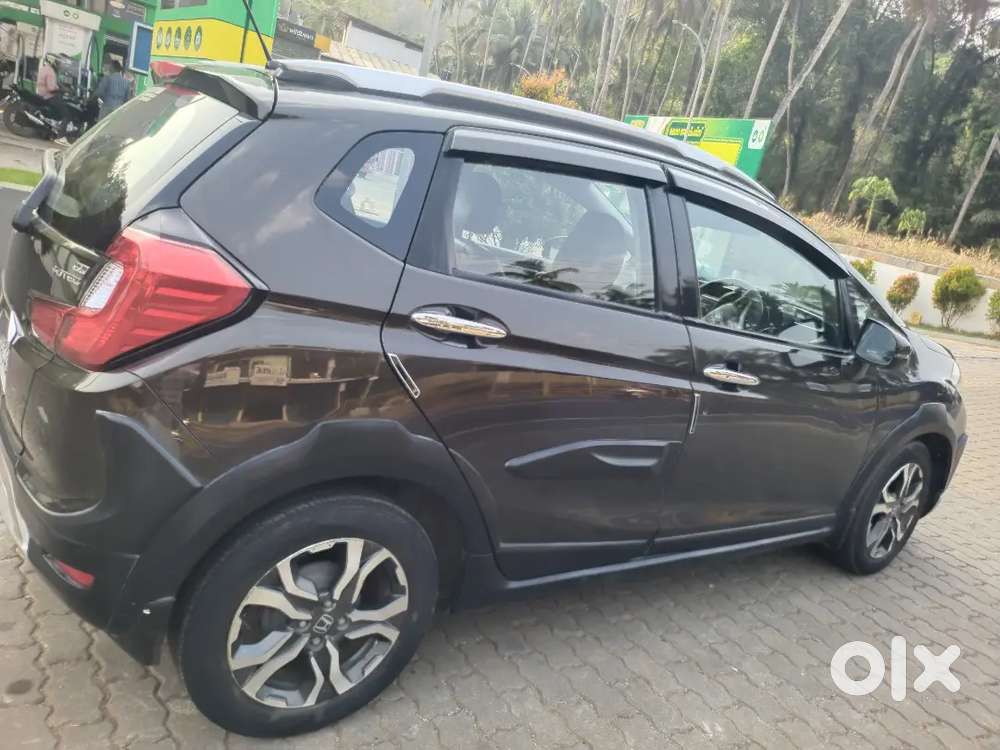 Honda Wr-v 18 Diesel Good Condition
Colour:golden Brown