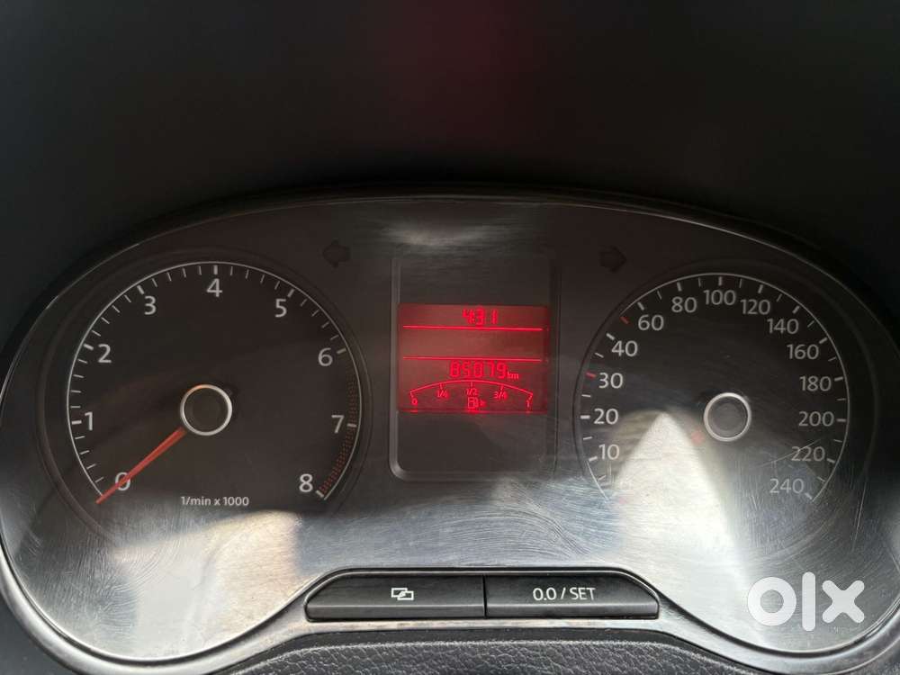 Volkswagen Polo Petrol Highline 1.2l, 2013, Petrol