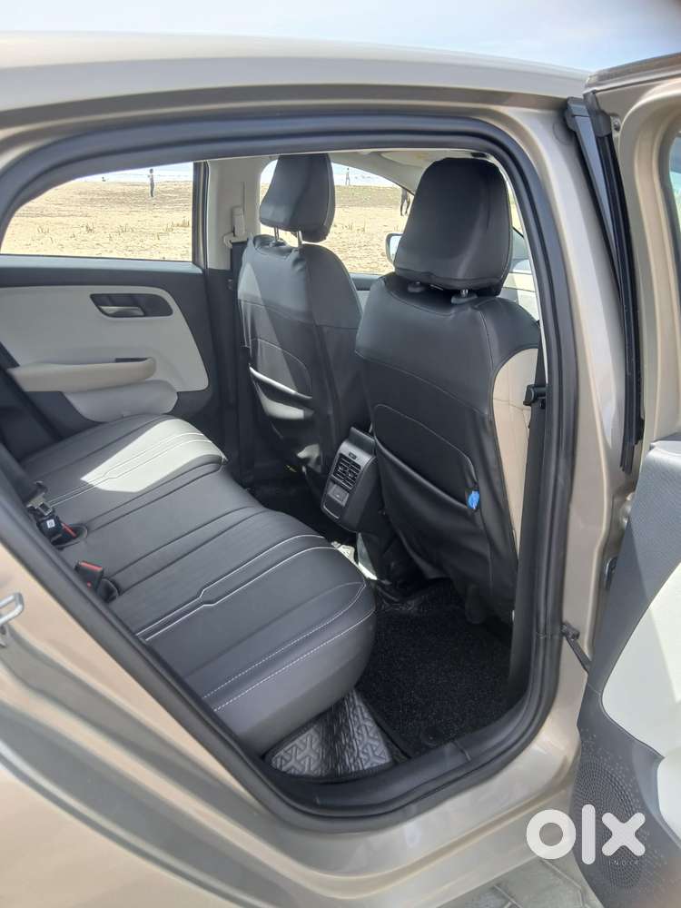 Tata Altroz 1.2 Xza (o), 2025, Petrol
