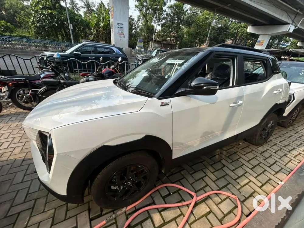 Mahindra Xuv 3xo 2026 Petrol 500 Km Driven