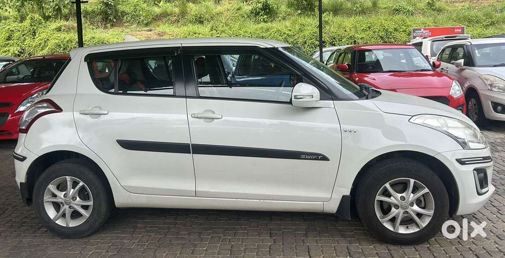 Maruti Suzuki Swift Vxi Optional, 2016, Petrol