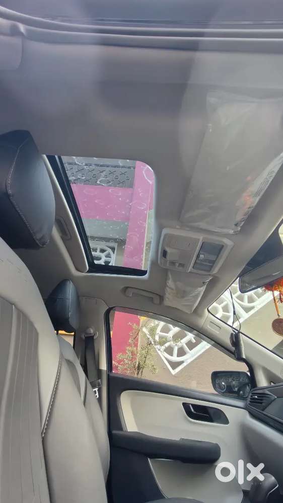 Tata Altroz 2025 Petrol 2500 Km Driven