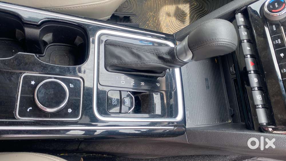 Mahindra Xuv700 2.0 Ax 7 Petrol At Luxury Pack Str, 2023, Petrol