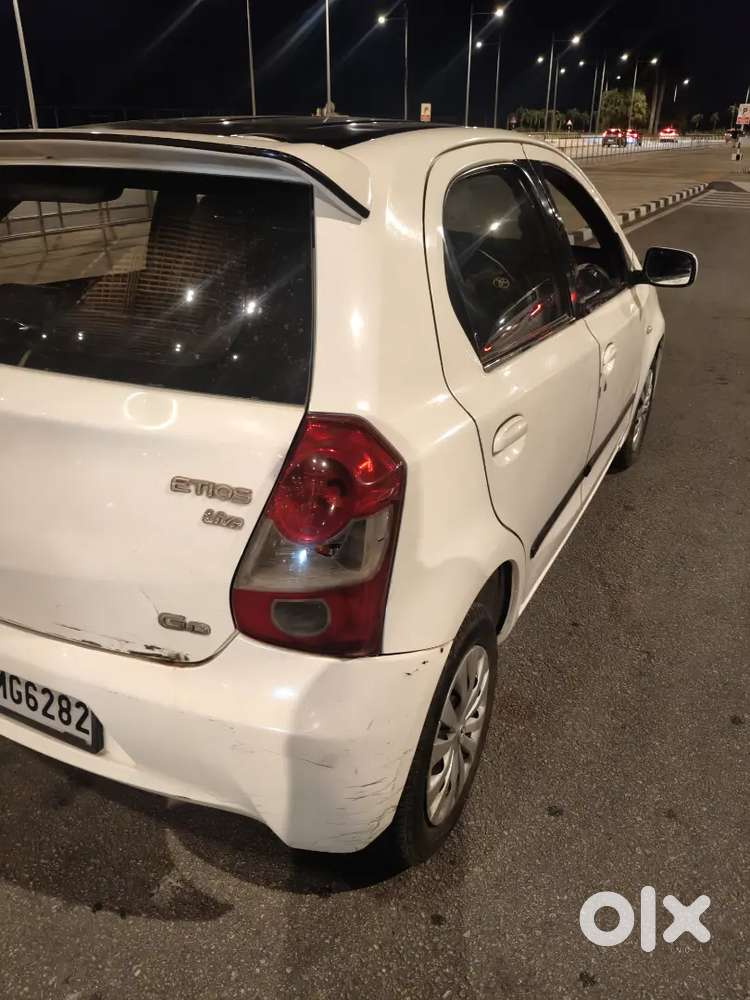 Toyota Etios Liva 2012