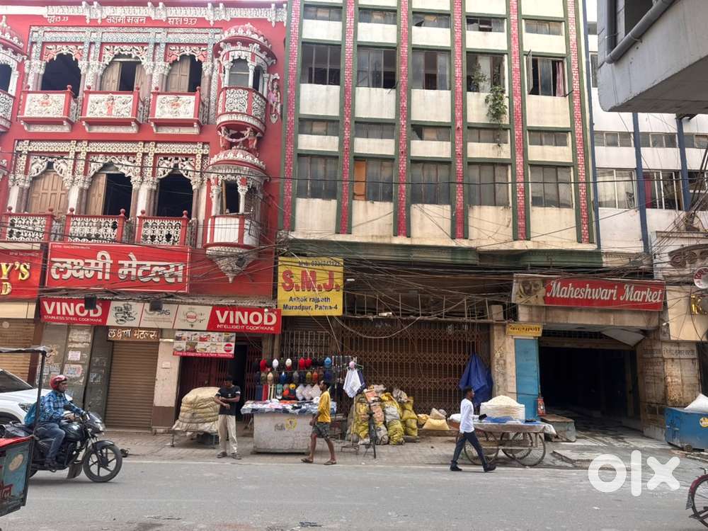 Main road facing shop available on rent