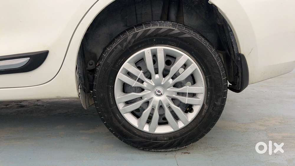 Maruti Suzuki Dzire Vxi Ags, 2022, Petrol