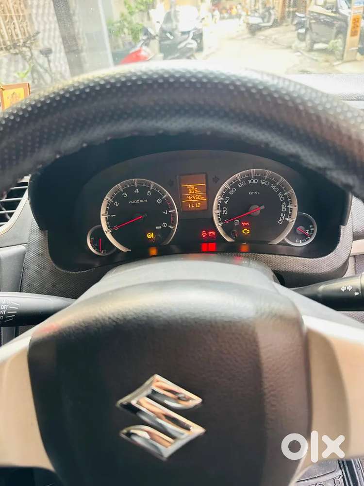 Maruti Suzuki Swift Petrol 2015