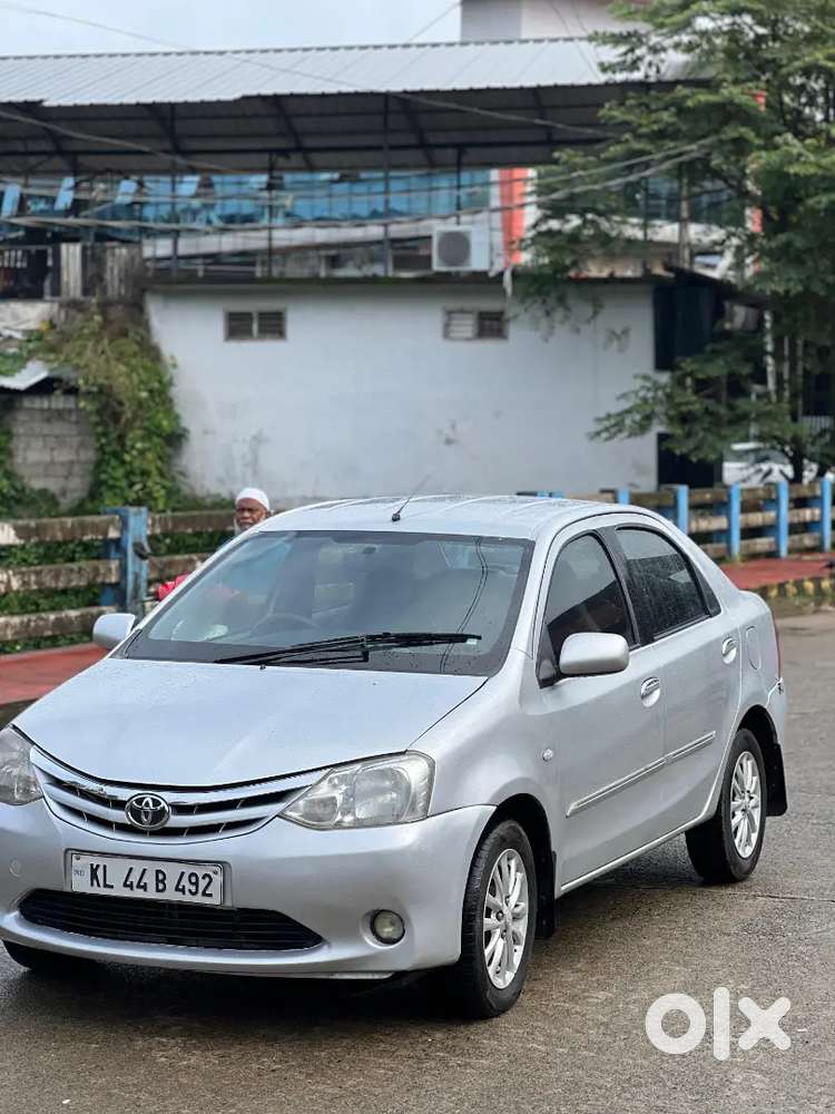 Toyota Etios 2012 Diesel 136000 Km Driven