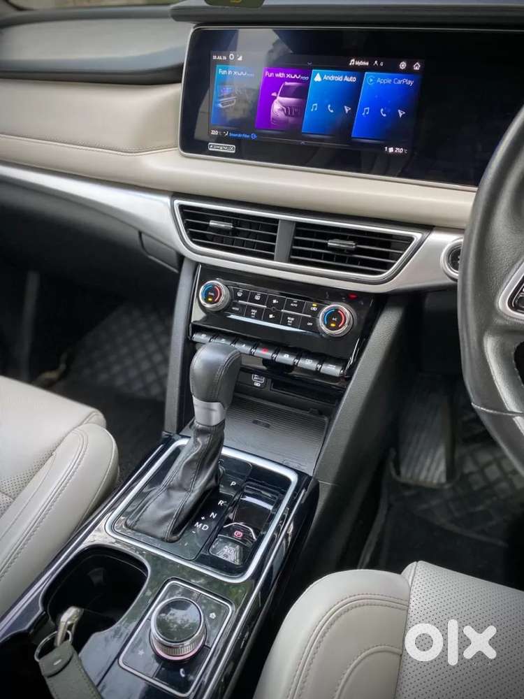 Mahindra Xuv700 2.2 Ax 7 Diesel At Luxury Pack Str Awd, 2023, Diesel