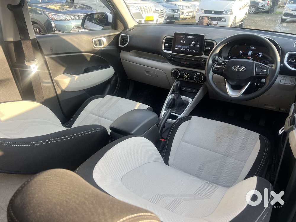 Hyundai Venue 1.2 S (o), 2024, Petrol