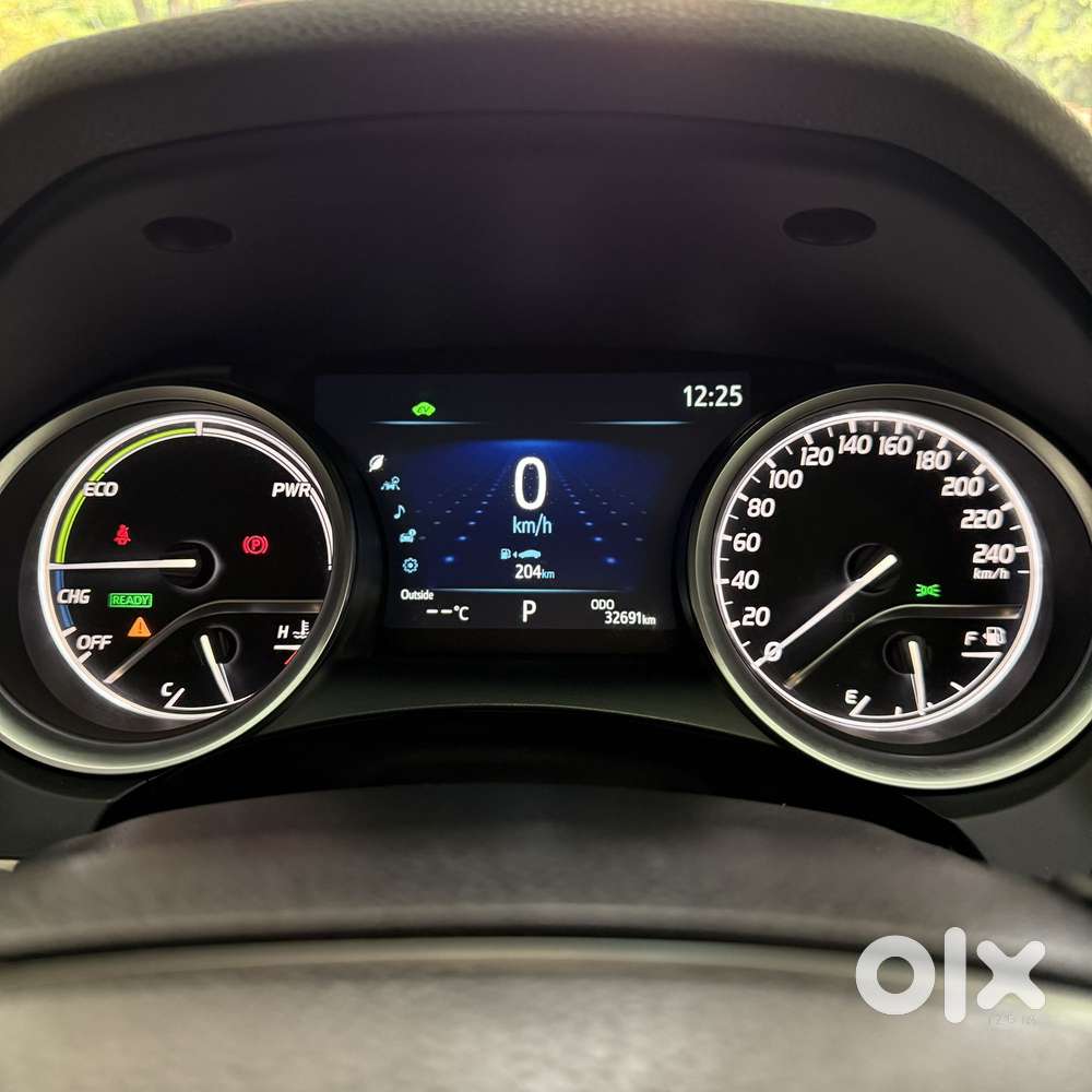 Toyota Camry Hybrid, 2022, Petrol