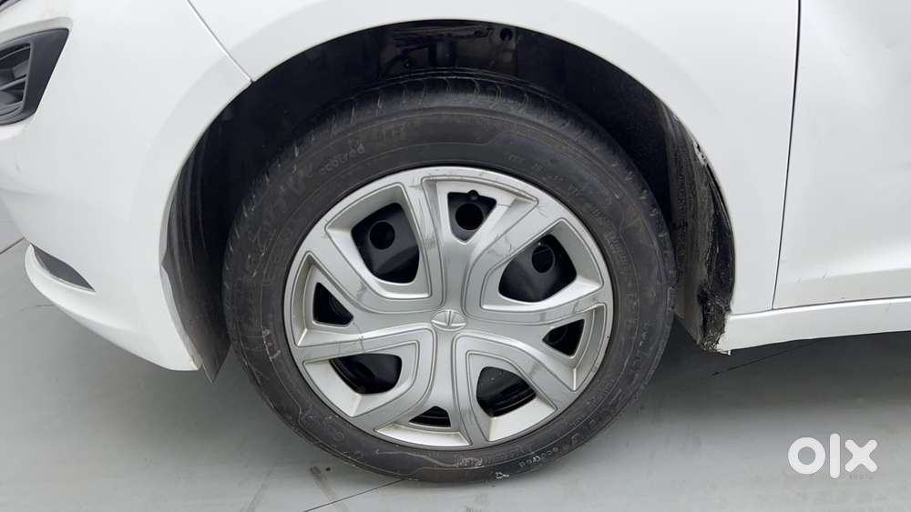 Tata Altroz 1.2 Xm Plus, 2022, Petrol