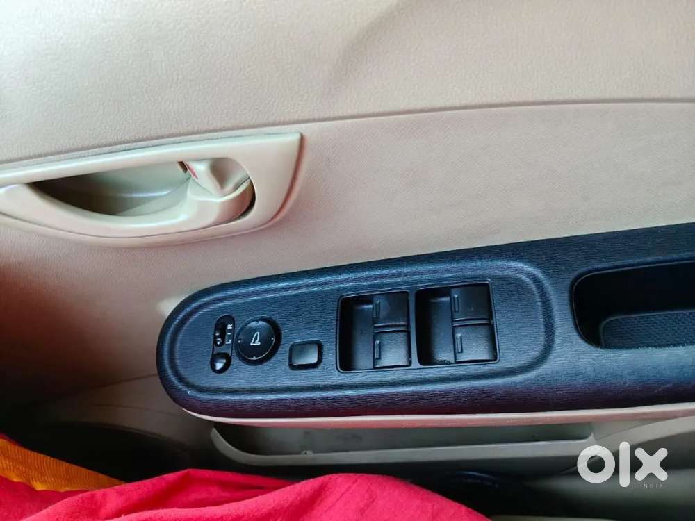 Well Maintained Single Owner Honda Amaze