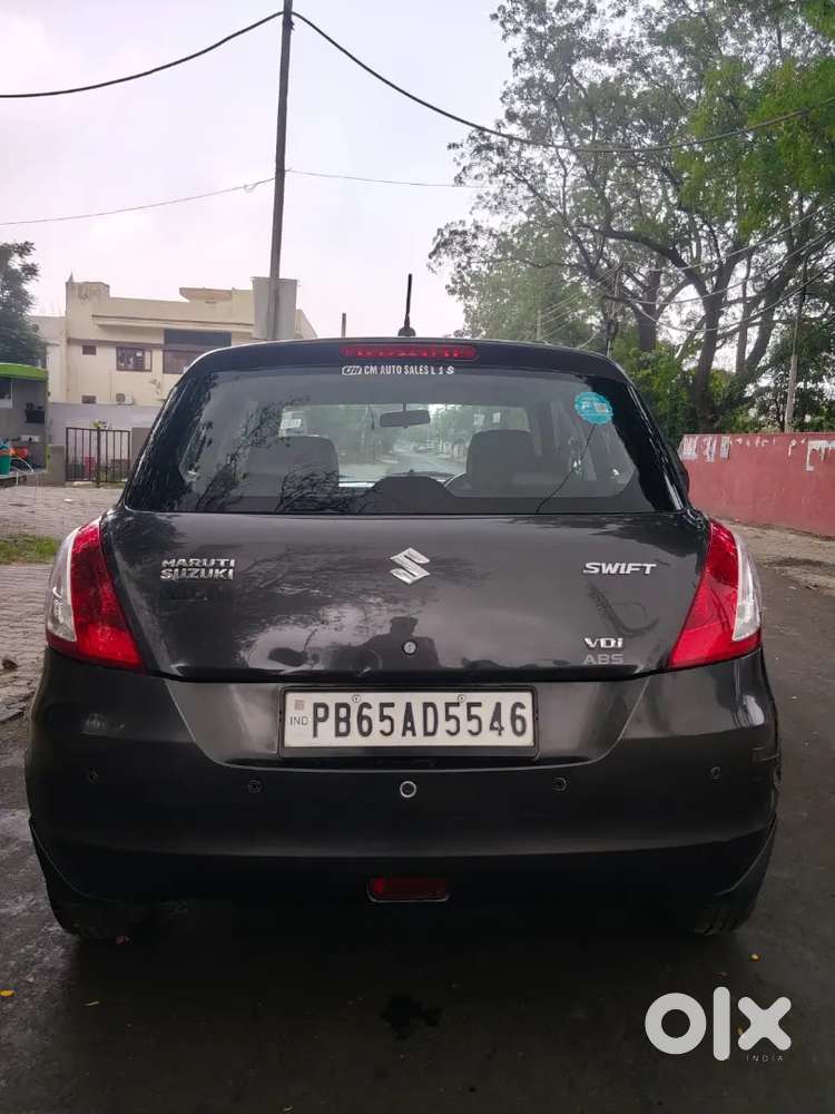 Maruti Suzuki Swift 2015 Diesel 82000 Km Driven,dr. Car