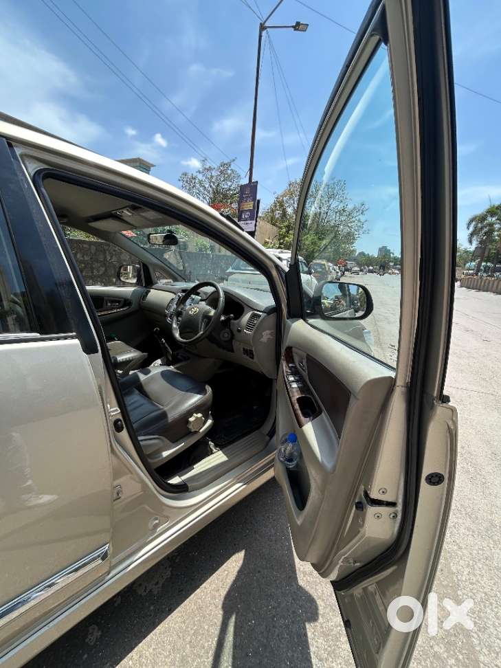 Toyota Innova 2.5 V 8 Str, 2014, Diesel