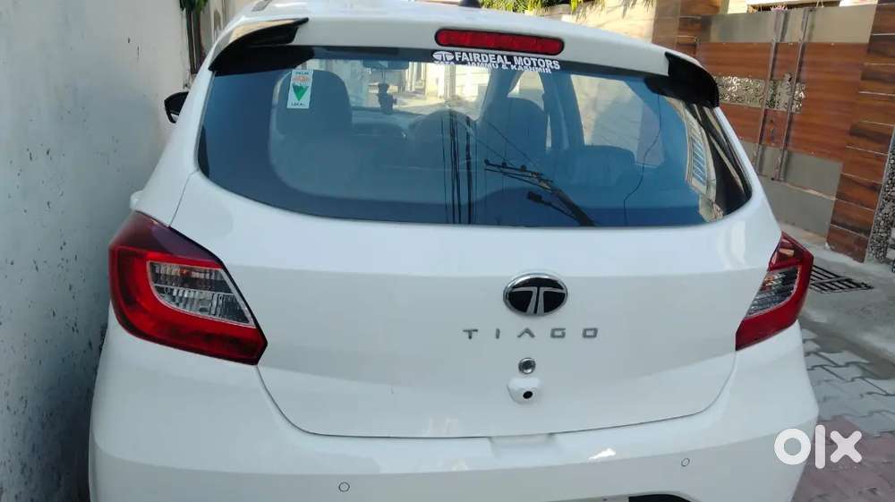 Tata Tiago Revotron 2025 Xt Variant.