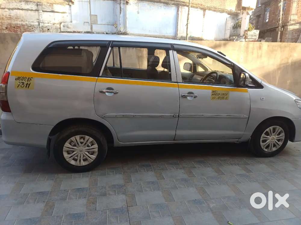 Toyota Innova 2014 Taxi Permit