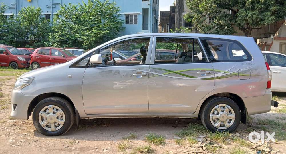 Toyota Innova 2.5 G (diesel) 8 Seater Bs Iv, 2016, Diesel