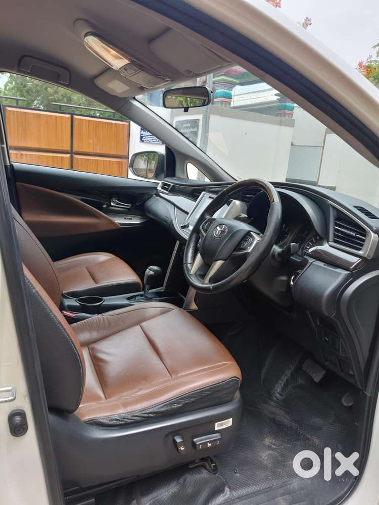 Toyota Innova Crysta 2.8z Automatic, 2016, Diesel