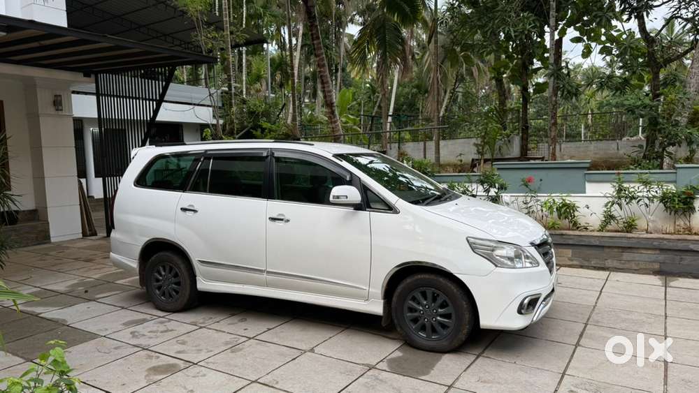 Toyota Innova Diesel 2014