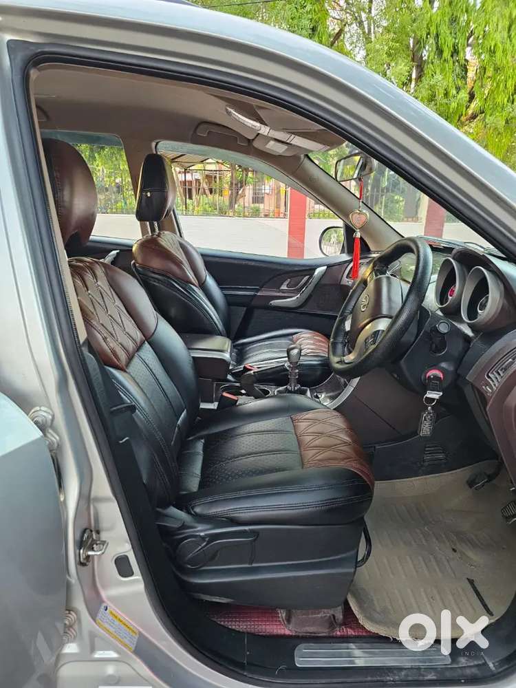 Xuv 500 W8 Top Model