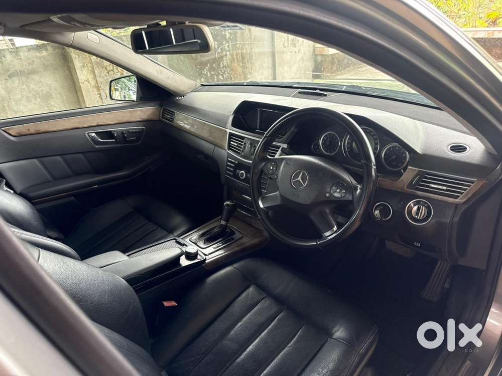Mercedes-benz E-200class 2011 Petrol 140000 Km Driven