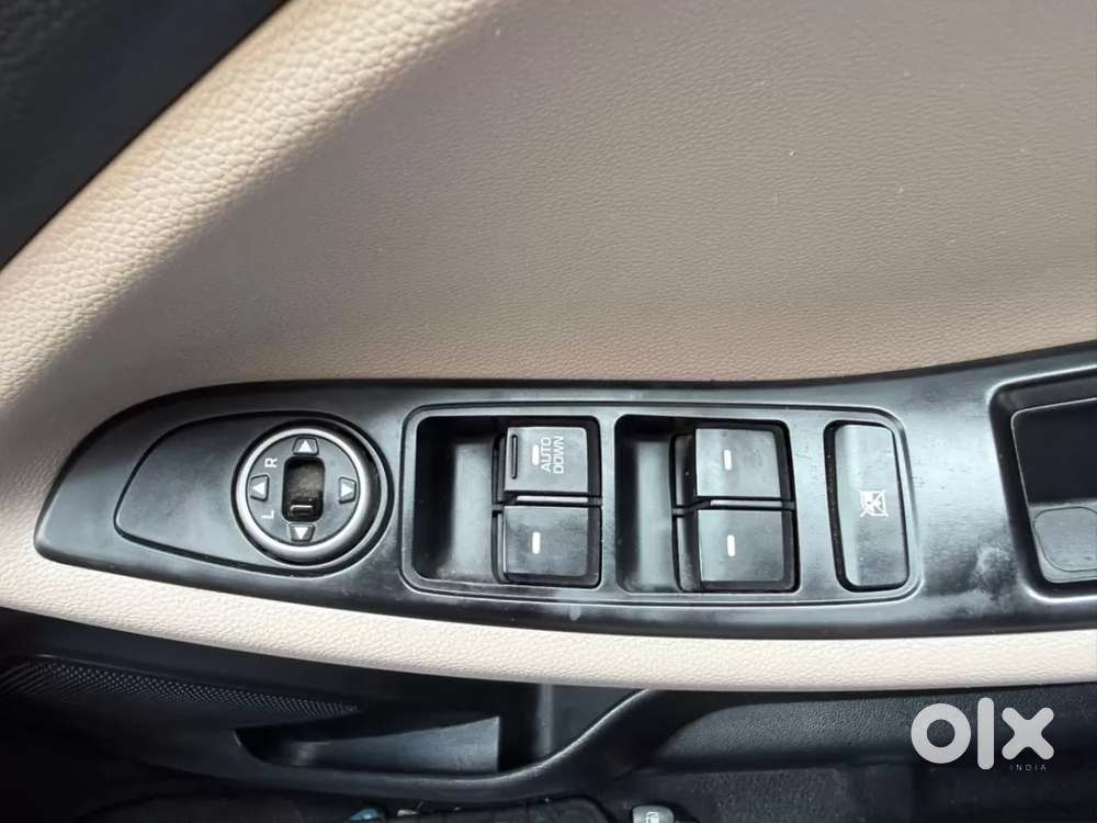 Hyundai Elite I20 1.2magna Executive At, 2018, Petrol
