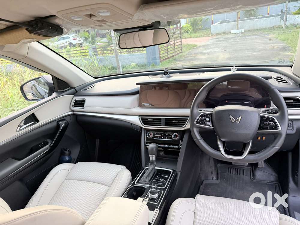 Mahindra Xuv700 Ax7 Luxury Pack Awd, 2023, Diesel