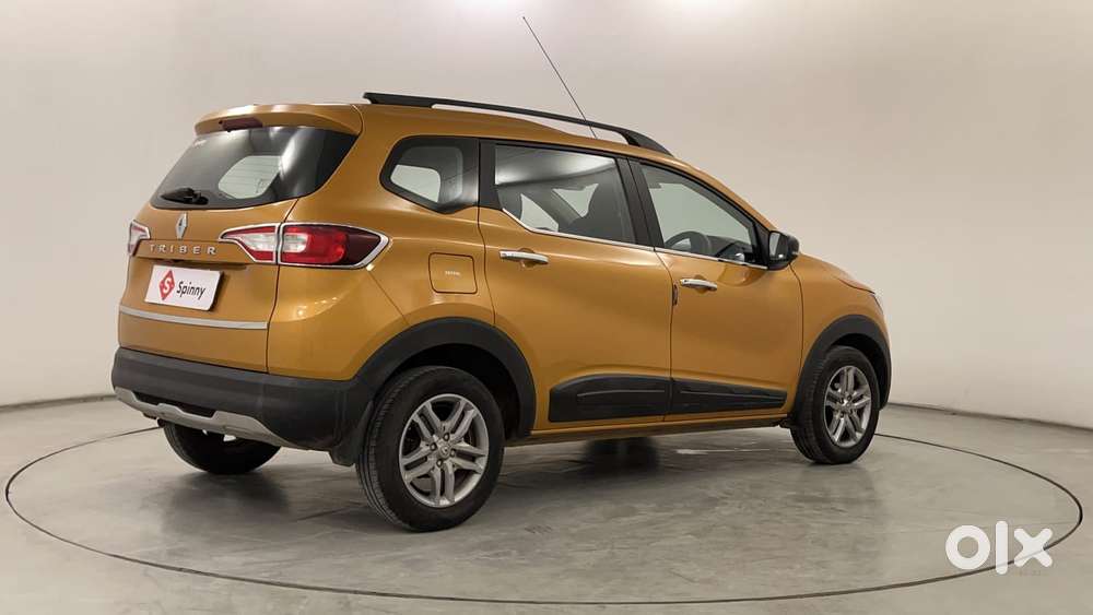 Renault Triber Rxz, 2023, Petrol