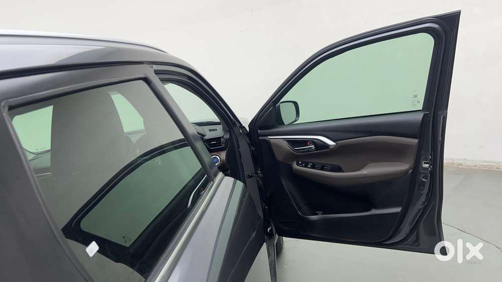 Toyota Urban Cruiser Hyryder 1.5 V Hybrid, 2025, Cng & Hybrids
