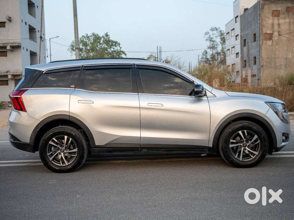 Mahindra Xuv700 2.0 Ax 5 Petrol At Str, 2024, Petrol