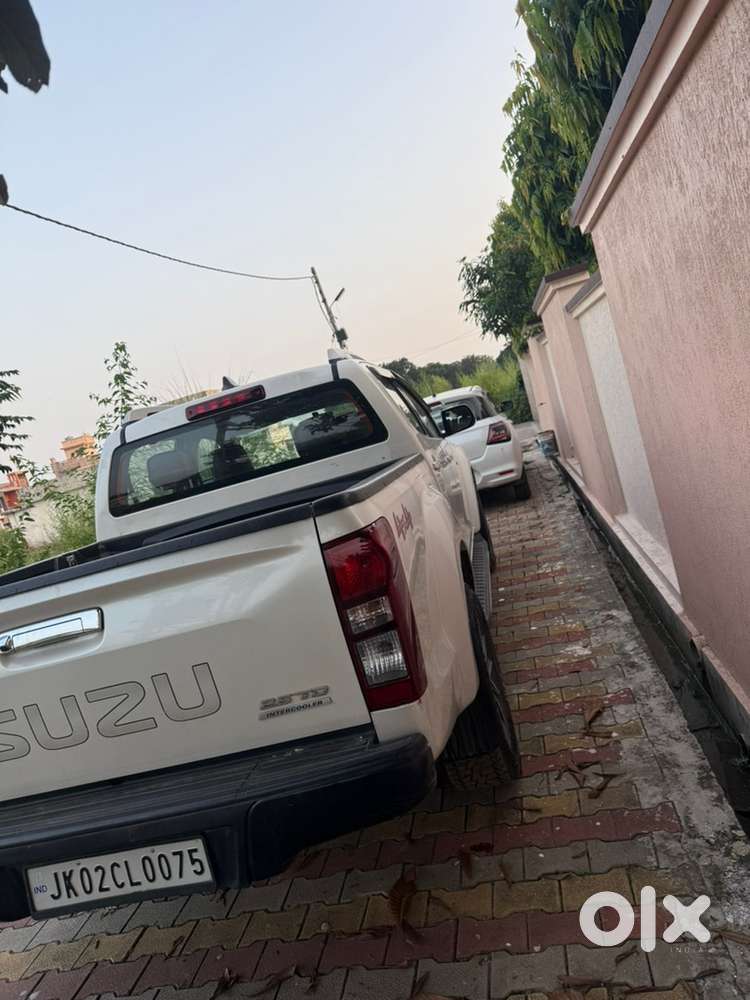Isuzu V-cross 2019 Diesel Well Maintained