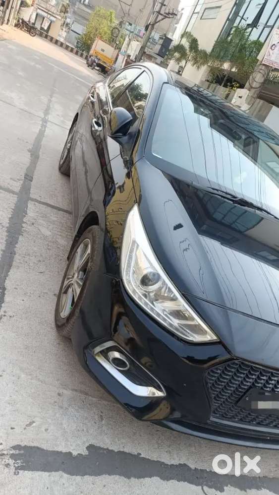 Hyundai Verna 1.6sx Crdi Diesel Manual Ventilated Seats