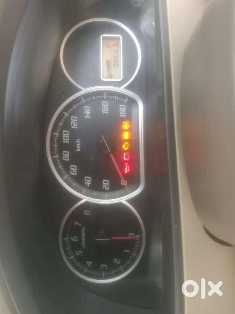 Maruti Zen Estilo (mh 09)