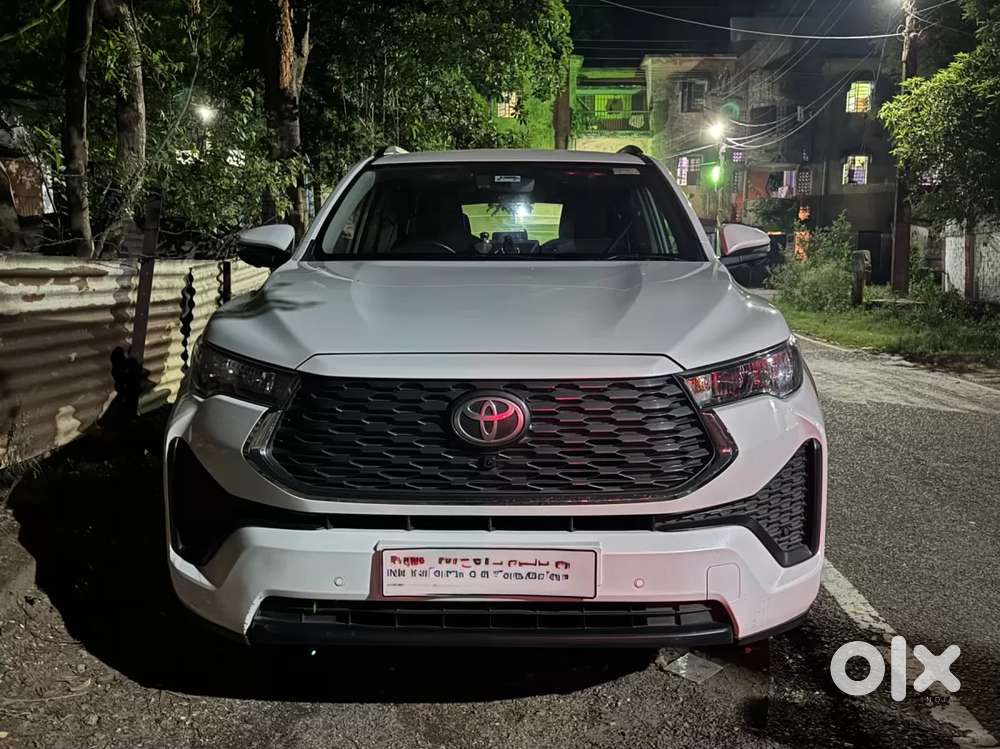 Toyota Innova Hycross 2.0 Zx Hybrid 7 Str, 2023, Petrol