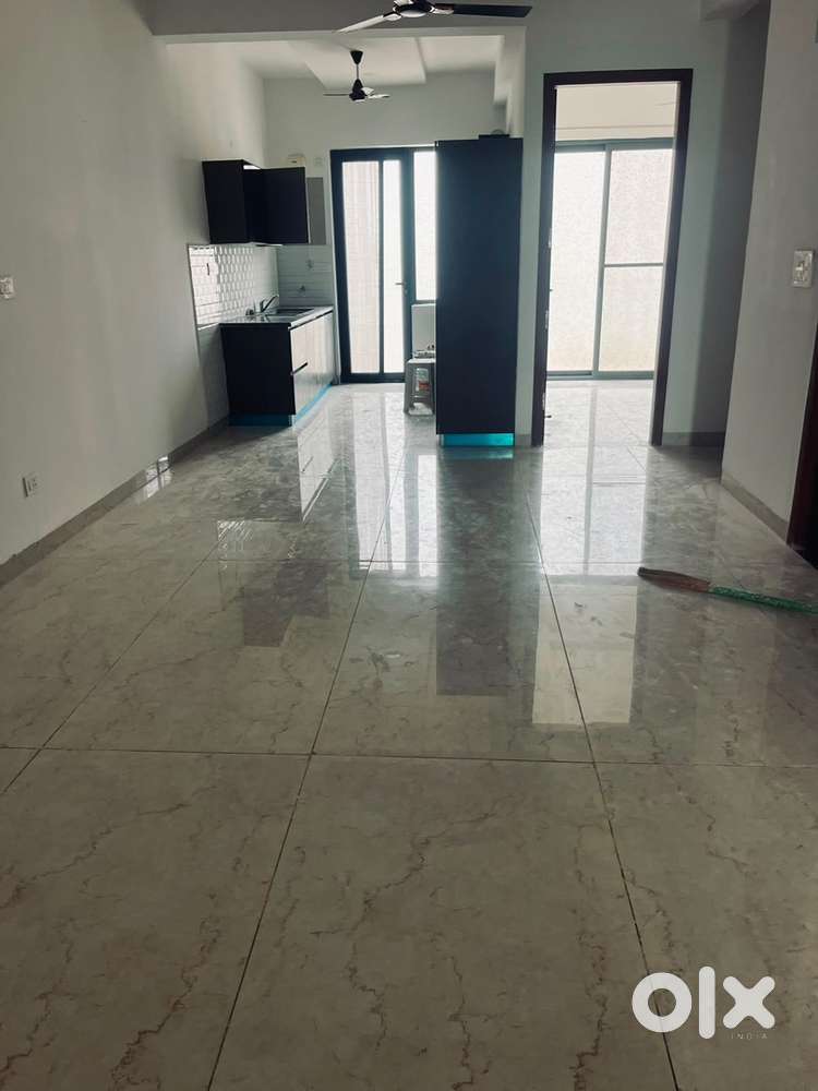 1 kanal newly first floor 3bhk 2 bath newly renovated