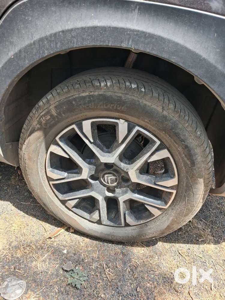 मुझे अपनी कंपनी के डेमो व्हीकल बेचने हैं।