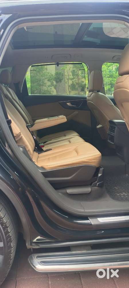 Audi Q7 3.0 Technology 55 Tfsi, 2023, Cng & Hybrids