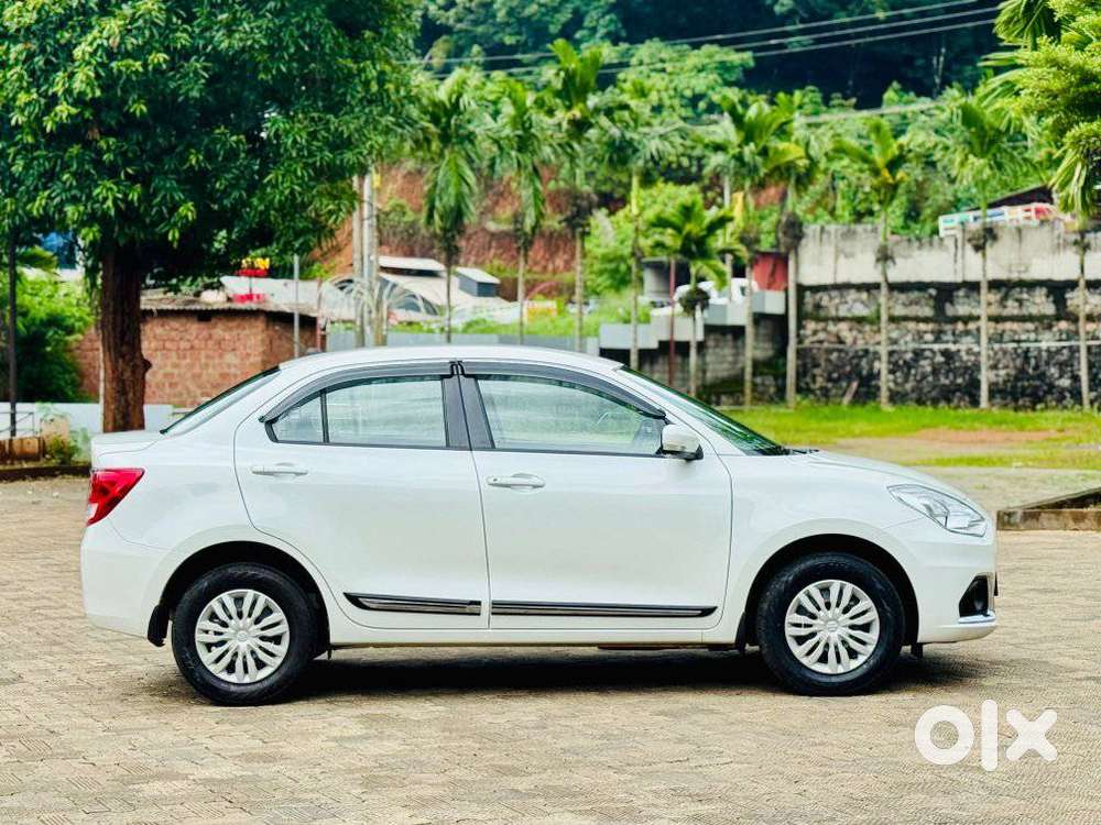 Maruti Suzuki Swift Dzire 1.2 Vxi Bsiv, 2022, Petrol